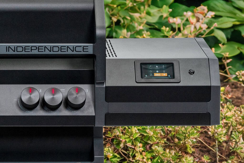 Touch-Display an rechter Seitenablage des Independence P530G mit Bedienmenü