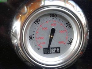Weber Grillthermometer in Kugelgrill