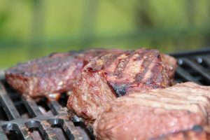 Steaks auf Grill